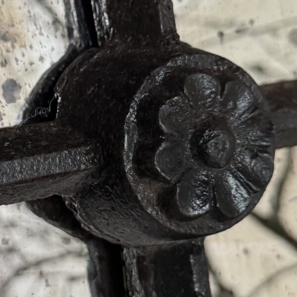 black-garden-mirror-detail